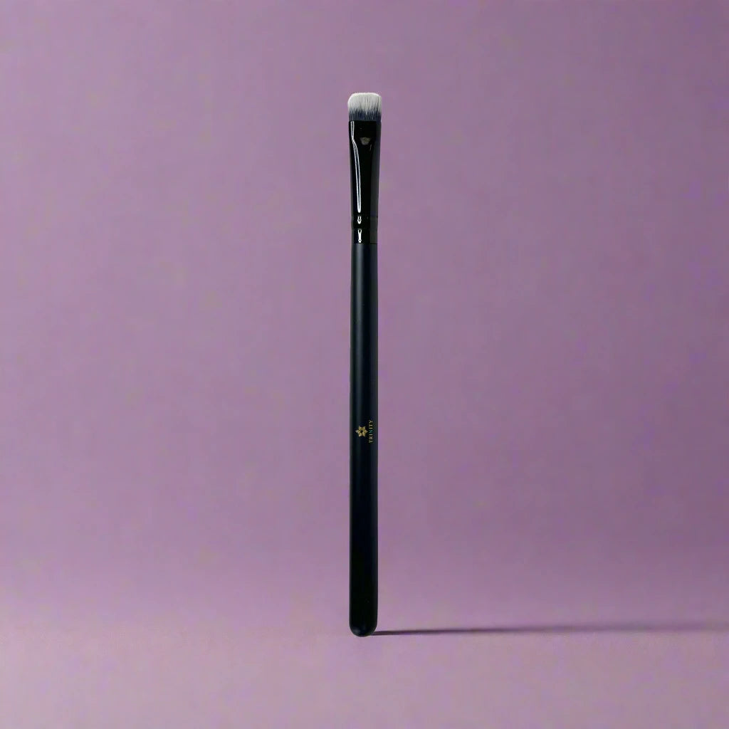 Packing Eye Brush.png