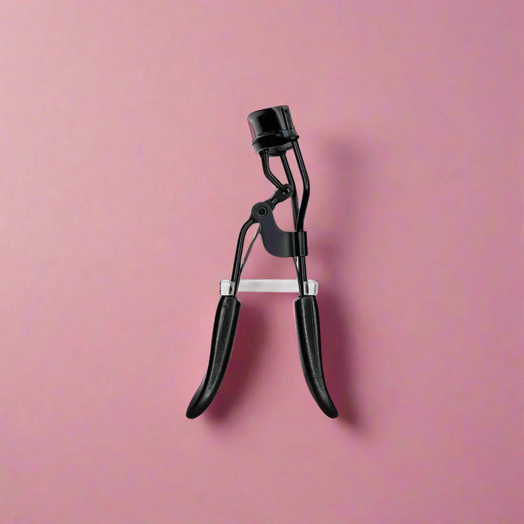 Padded Eyelash Curler.png